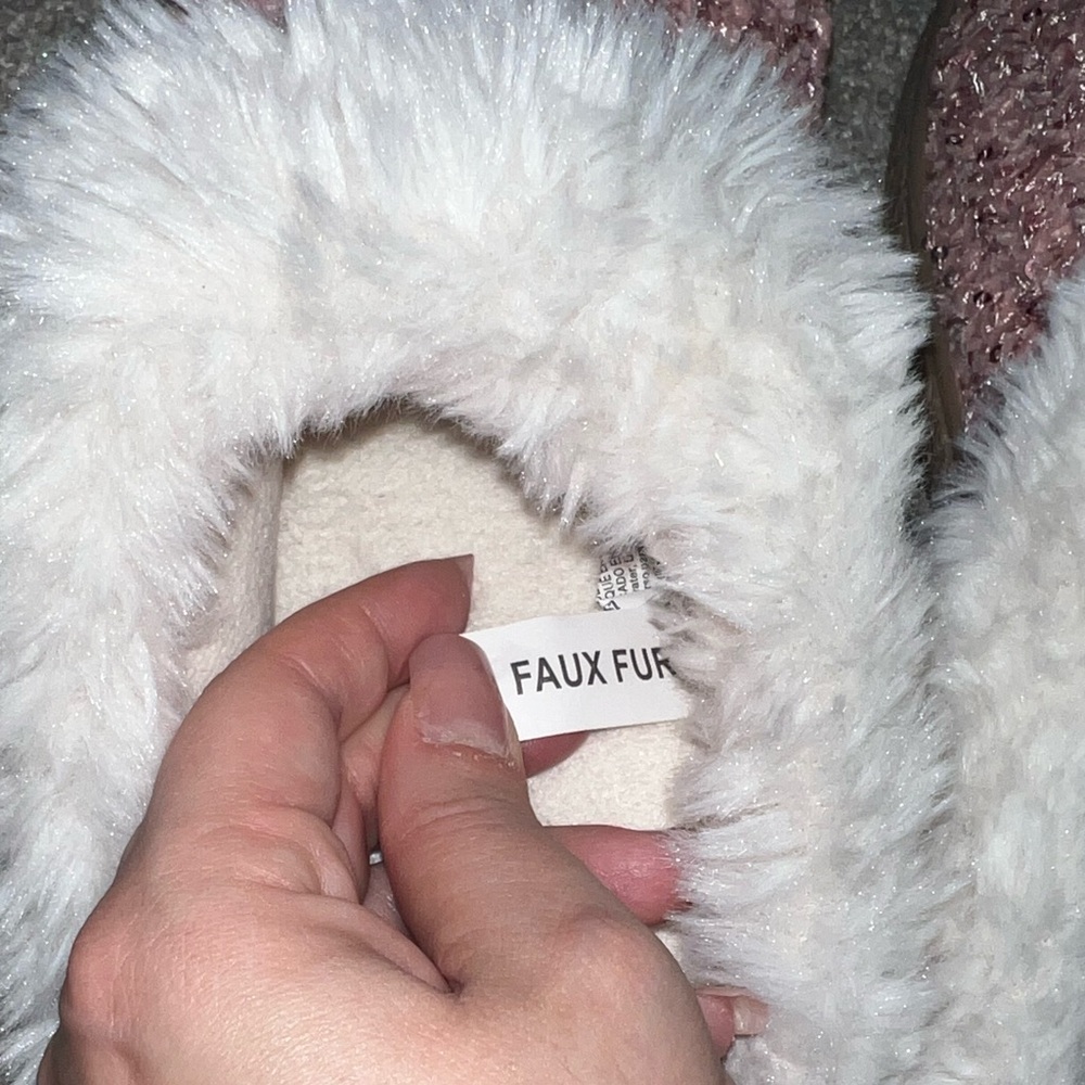 Isotoner Women's Memory Foam Hoodback Comfort Slipper in Evening Sand Size 7.5-8 - Picture 7 of 9